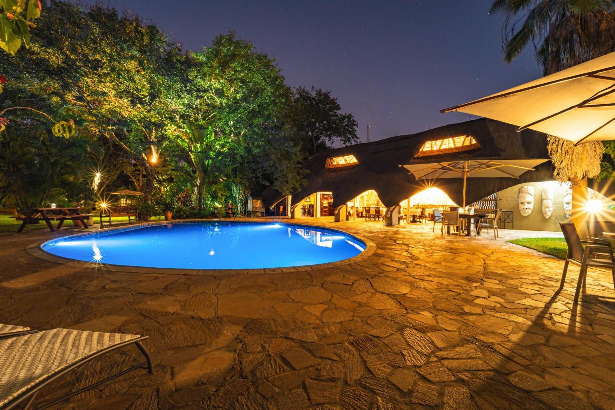 Bayete Guest Lodge Victoriawatervallen Buitenkant foto