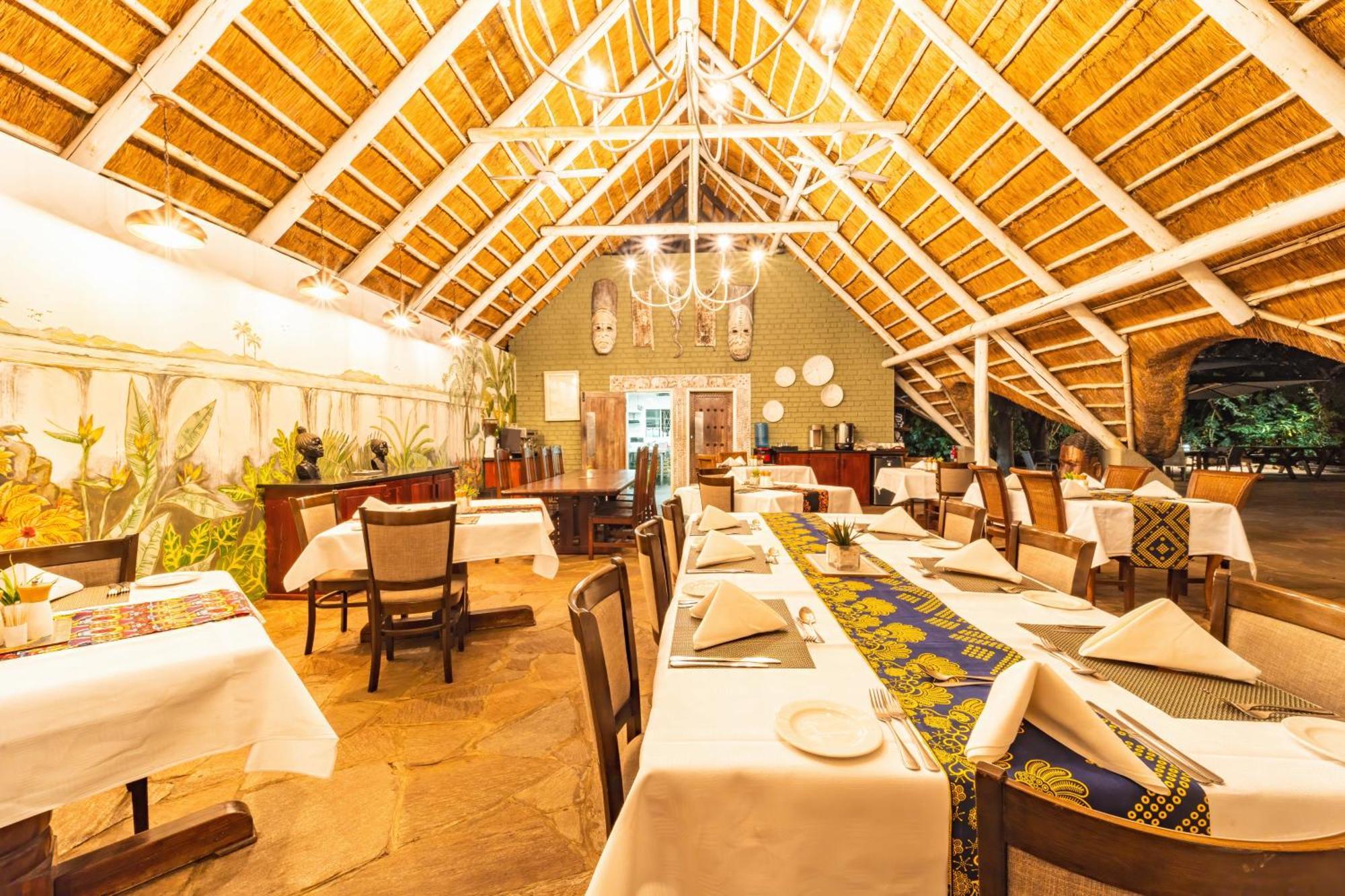 Bayete Guest Lodge Victoriawatervallen Buitenkant foto